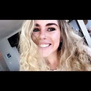 Meet your Posher, Hannah